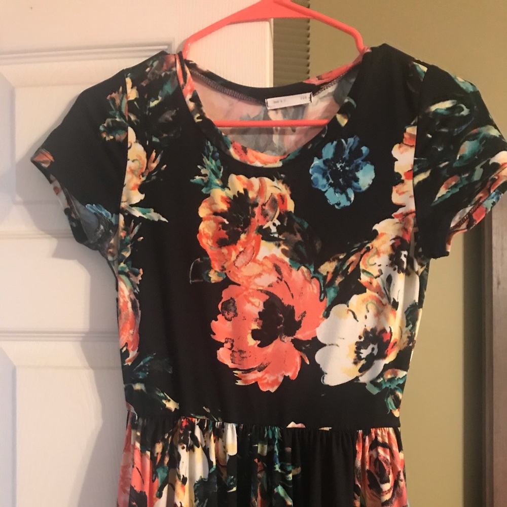 Flowered maxi dress.